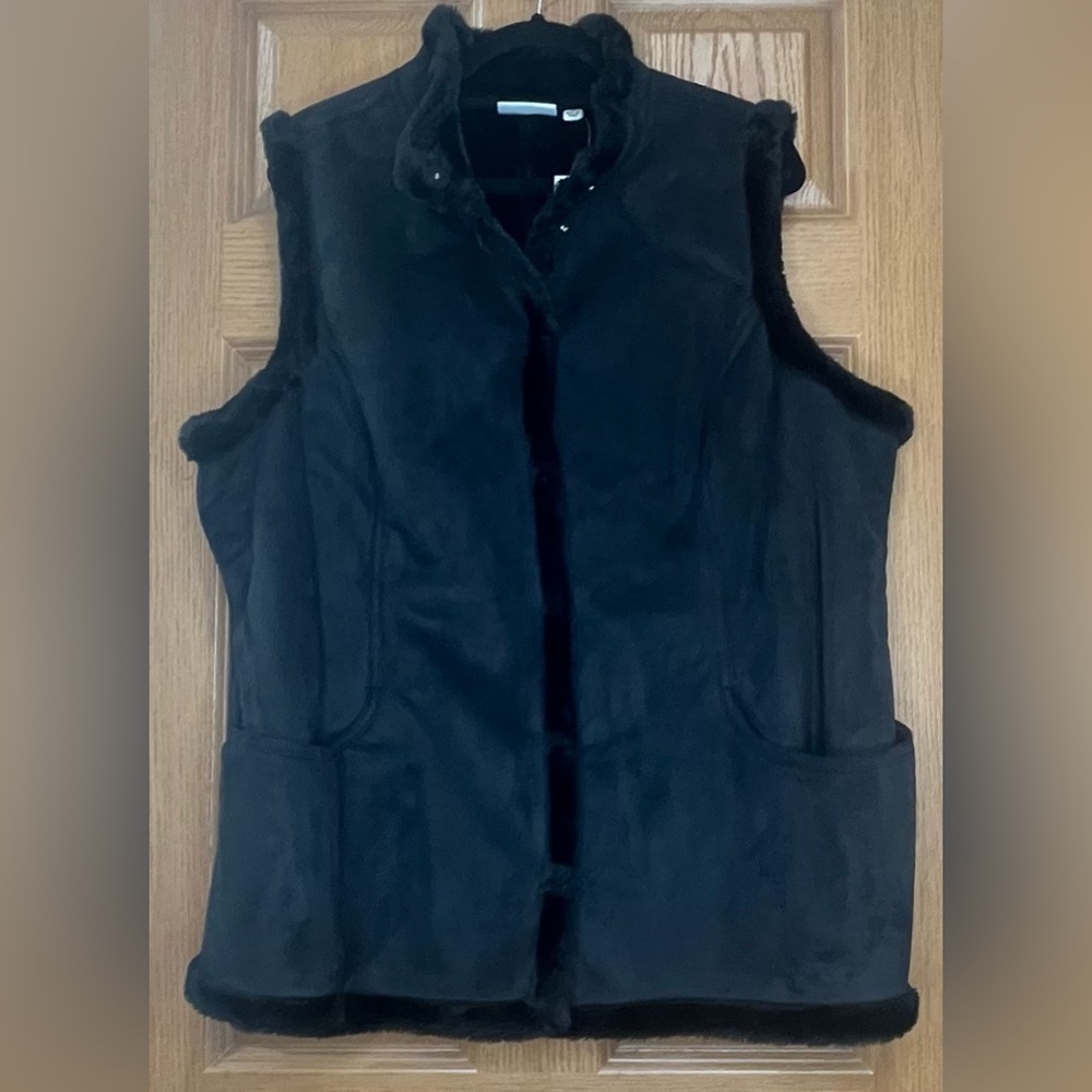 Elegant Black Sleeveless Ultra Suede Vest for Women
